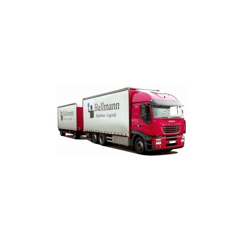 Model redukcyjny Iveco Stralis, skala 1:87, AWM. Czerwony ciągnik siodłowy z białymi naczepami, logo Ballmann Spedition Logistik