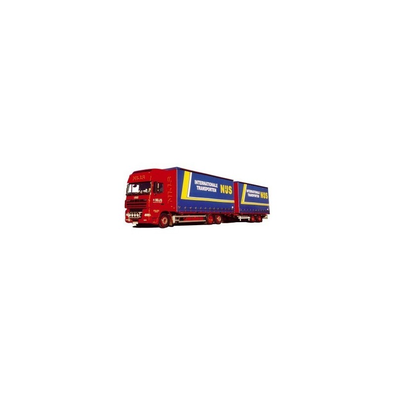Model DAF XF 95 SSC w skali 1:87, producent AWM, malowanie Nijs, czerwono-niebieski z detalami.