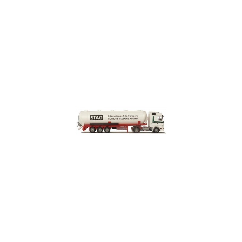 Model redukcyjny MB Actros MP2, skala 1:87, AWM. Biała cysterna z logo STAG, czerwone elementy.