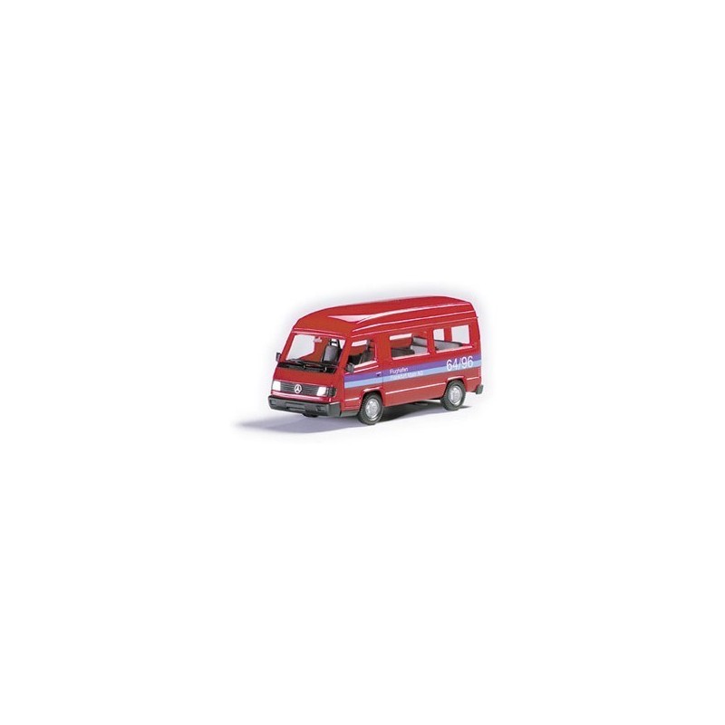 Model redukcyjny Mercedes-Benz 100D bus, skala 1:87, Herpa. Czerwony, podniesiony dach, lotnisko Frankfurt.