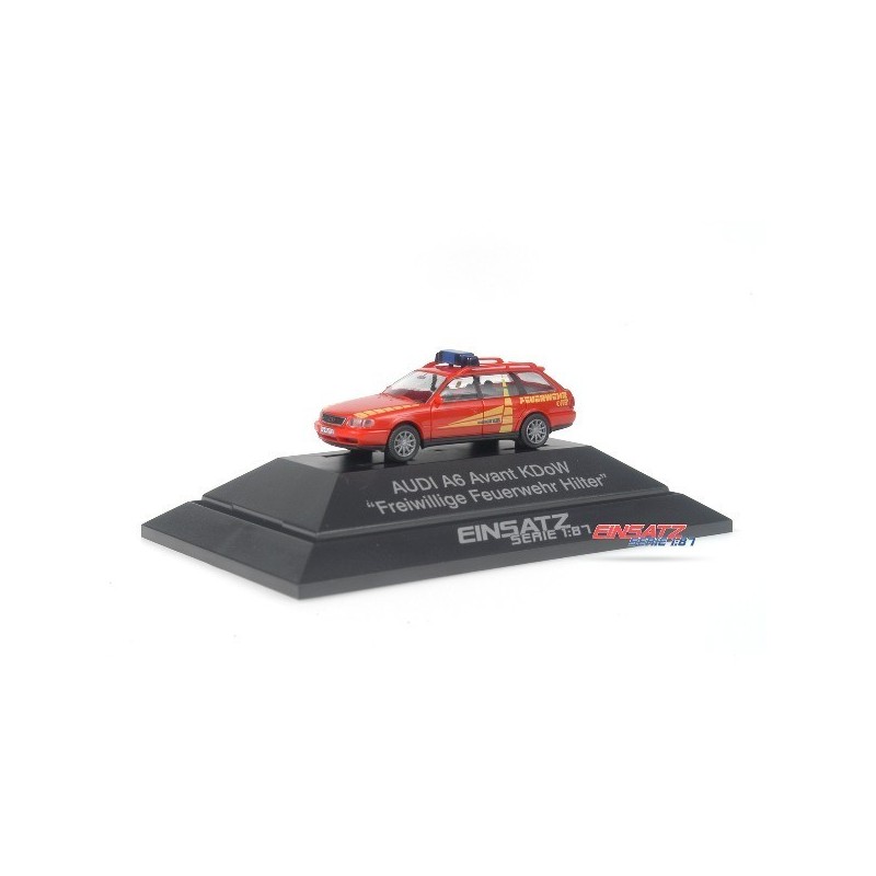 Model redukcyjny Audi A6 Avant, skala 1:87, Einsatz Serie. Czerwony samochód strażacki z żółtymi pasami.