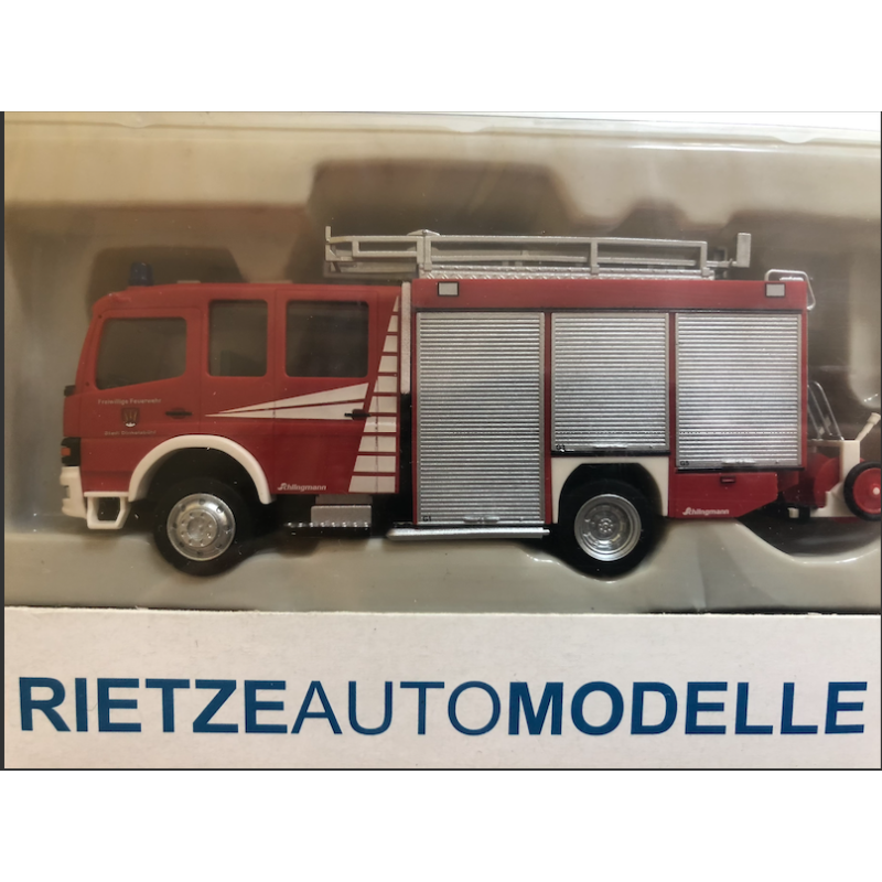 Model straży pożarnej LF 16/12, Rietze 60730, skala 1:87, czerwony z białymi detalami.