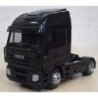 Czarny model Iveco Stralis, skala 1:87, bez naczepy.