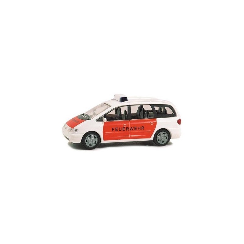 VW Sharan Feuerwehr, skala 1:87, biały z czerwonymi akcentami, napis "FEUERWEHR".