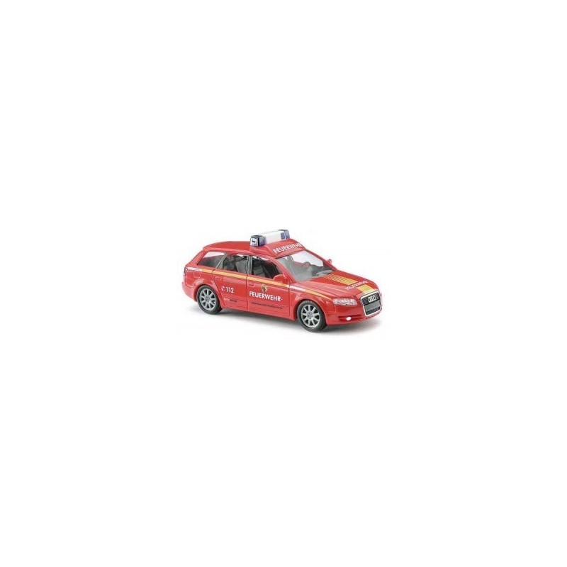 Model redukcyjny Audi A4 Avant, skala 1:87, czerwony, oznaczenia straży pożarnej.