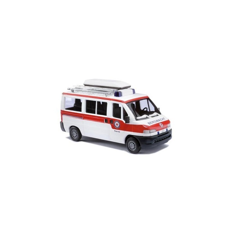 Model redukcyjny Fiat Ducato, skala 1:87, biało-czerwony ambulans Bergwacht.
