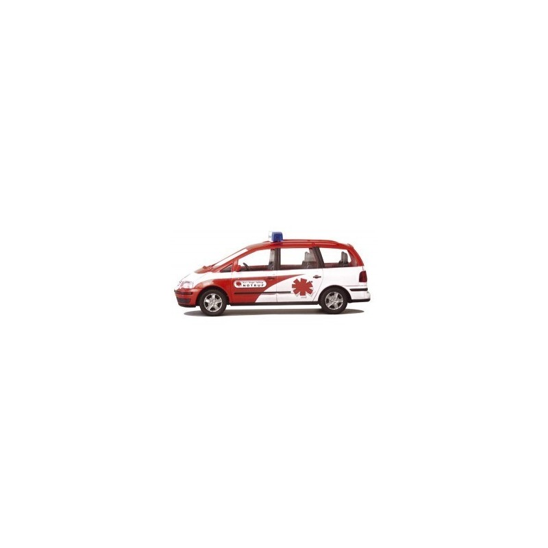 Model redukcyjny VW Sharan Wartungsdienst, skala 1:87. Czerwono-biały samochód z czerwonym gwiazdą i napisem Notarzt.