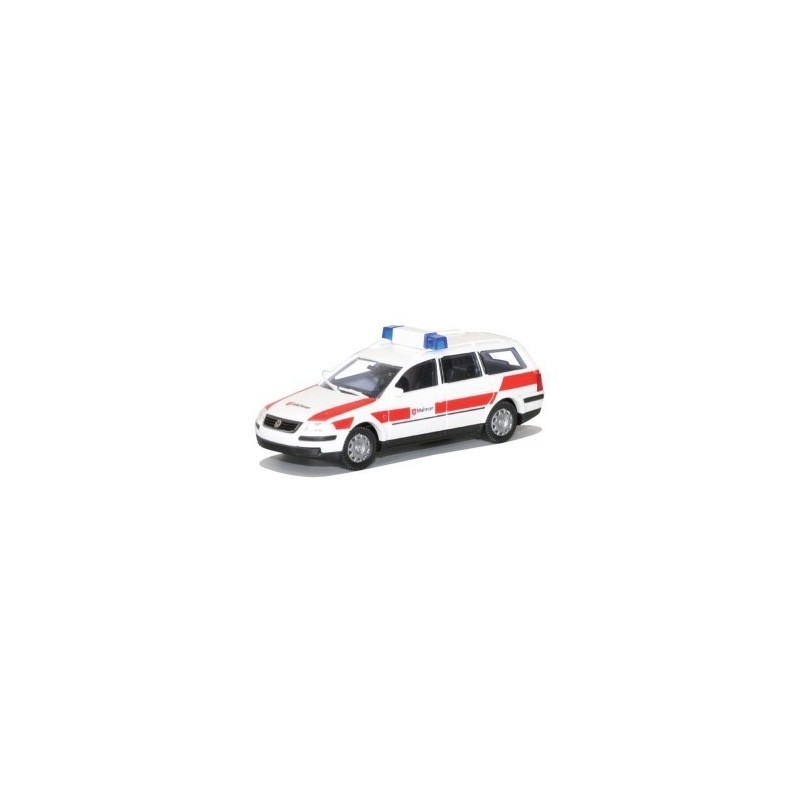 Model redukcyjny VW Passat Var.Malteser, skala 1:87. Biały z czerwonymi pasami, napis Malteser.
