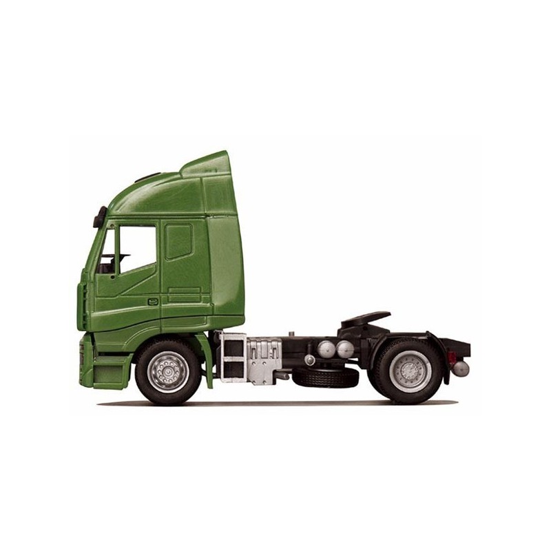 Model redukcyjny Iveco Stralis, skala 1:87, zielony, kabina, silnik i podwozie.