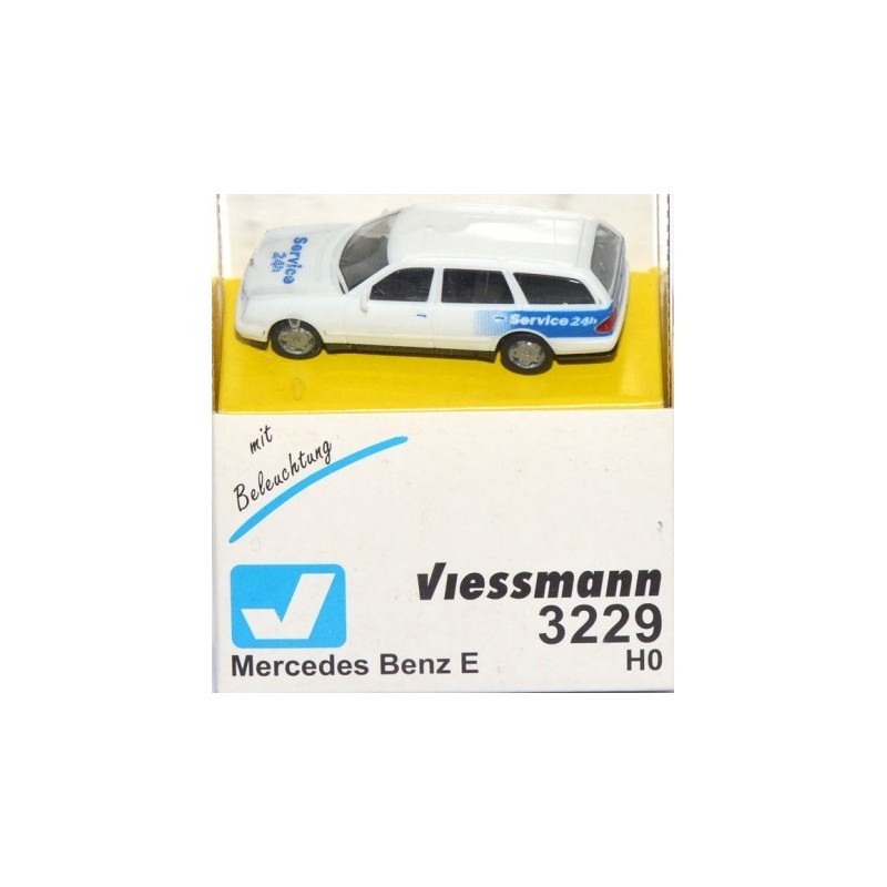 Mercedes Benz E, skala 1:87, Viessmann, biały z niebieskim paskiem, napis Service 24h.