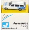 Mercedes Benz E, skala 1:87, Viessmann, biały z niebieskim paskiem, napis Service 24h.