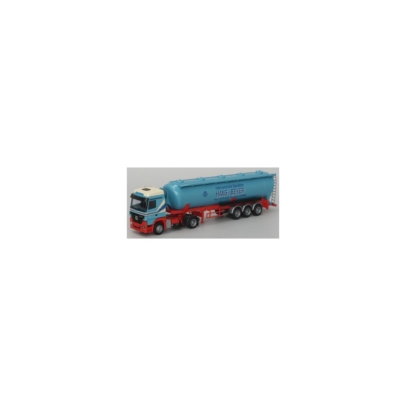 Model MB Actros MP2, skala 1:87, AWM. Błękitna cysterna, malowanie Hans de Beyer.