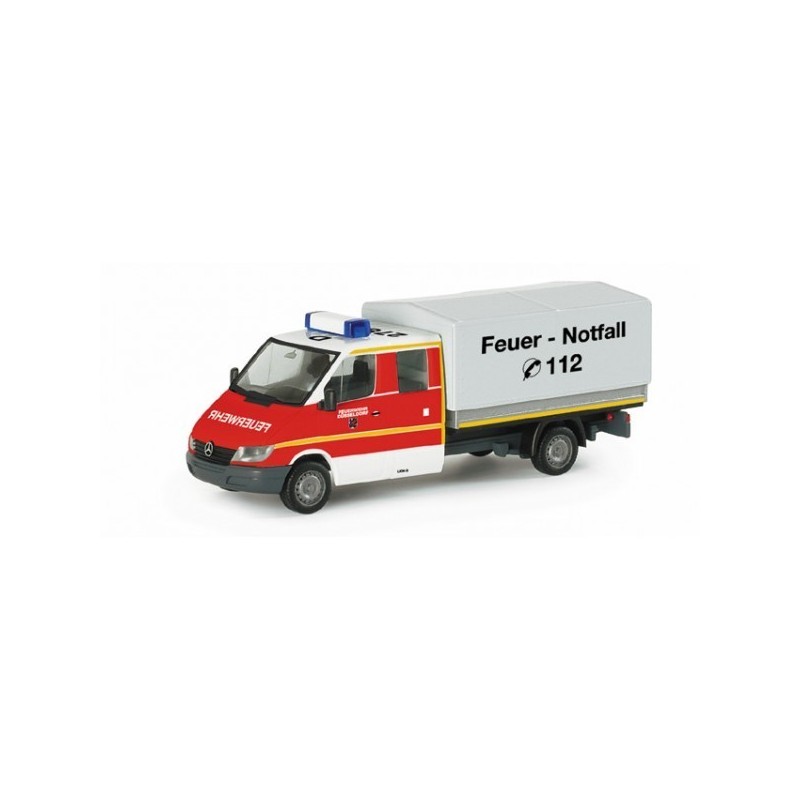 Mercedes-Benz Sprinter, skala 1:87, Herpa. Czerwono-biały samochód strażacki z napisem "Feuer - Notfall".