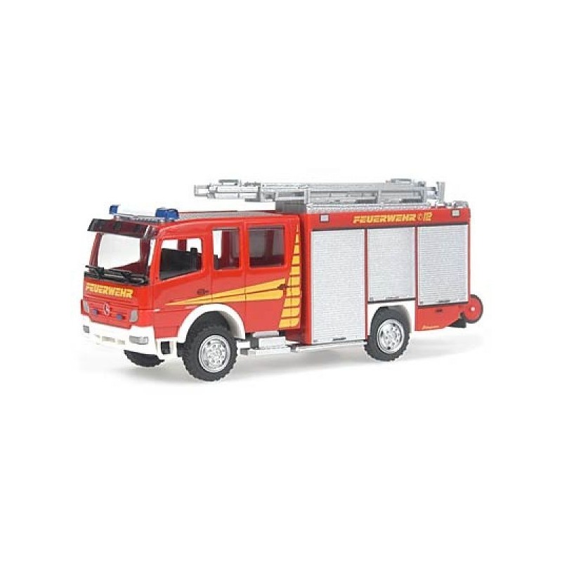 Model strażackiego samochodu, skala 1:87, MB. Czerwony wóz z napisem "FEUERWEHR".