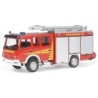 Model strażackiego samochodu, skala 1:87, MB. Czerwony wóz z napisem "FEUERWEHR".