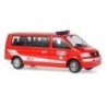 Model redukcyjny Volkswagen T5 Transporter Bus, skala 1:87, czerwony, malowanie Freiw. Feuerwehr Wals-Siezenheim.