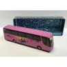Model autobusu ETRA S 315 HDH Steinbock, skala 1:87, różowy z czarnymi oknami i logo.