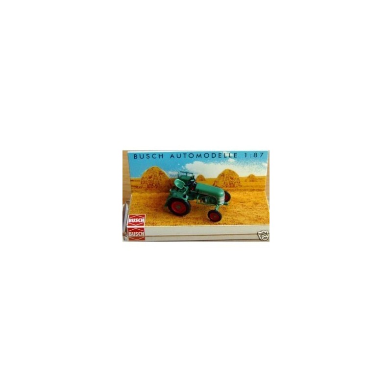 Model redukcyjny traktora, skala 1:87, Busch. Zielony, z czerwonymi kołami.