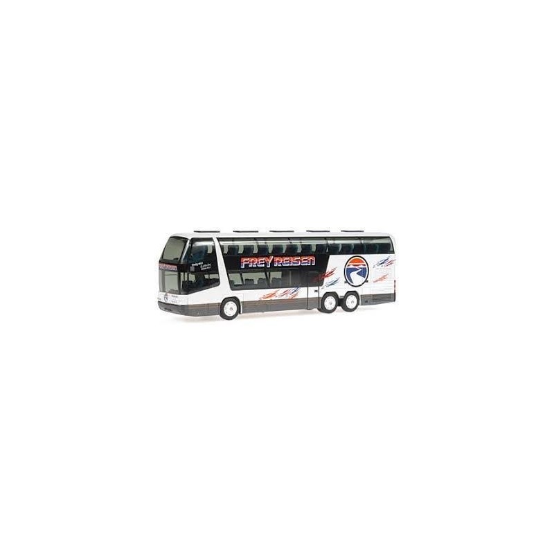 Model redukcyjny NEOPLAN Skyliner Frey-Reisen, skala 1:87. Biały autokar z czarnymi i czerwonymi detalami, logo Frey-Reisen.
