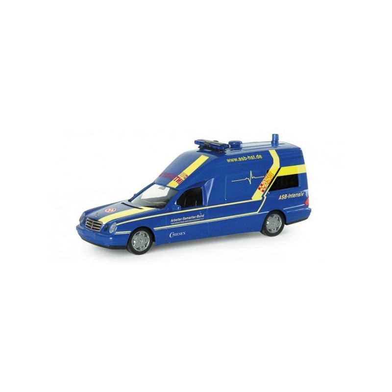 Model redukcyjny Mercedes Benz W210 KTW, skala 1:87, Herpa. Niebieski samochód ratunkowy ASB Stralsund z żółtymi pasami.