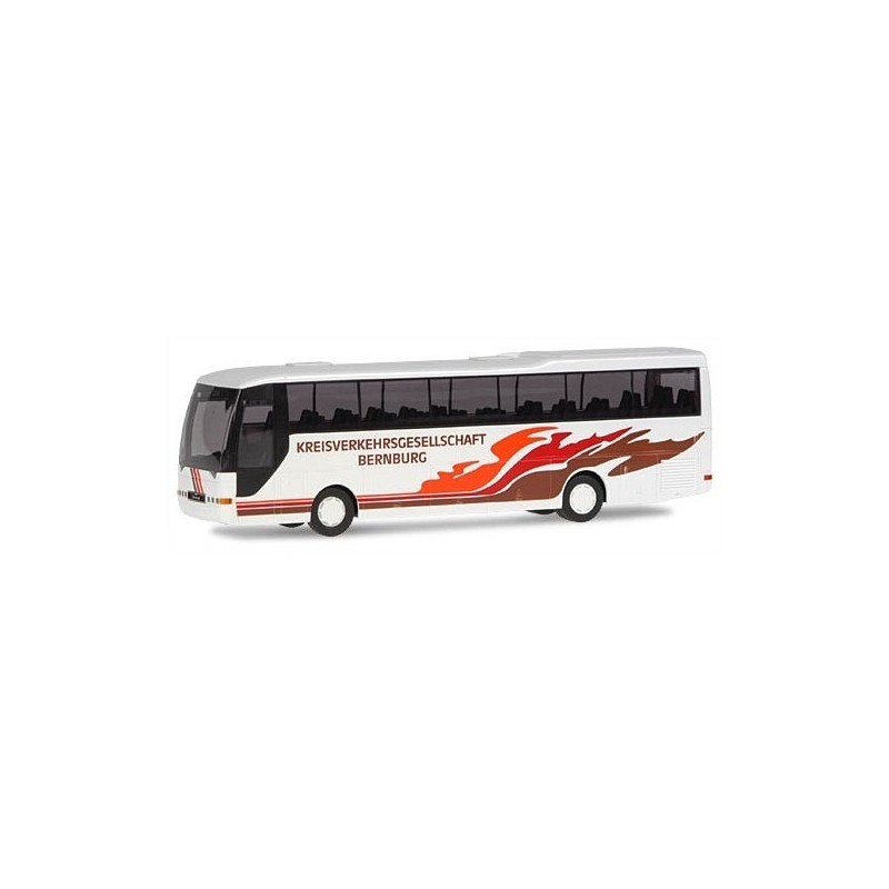 Model redukcyjny MAN Lions Coach KVG Bernburg, skala 1:87. Biały autobus z czerwono-brązowymi płomieniami i napisem KVG Bernburg