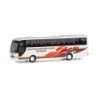 Model redukcyjny MAN Lions Coach KVG Bernburg, skala 1:87. Biały autobus z czerwono-brązowymi płomieniami i napisem KVG Bernburg