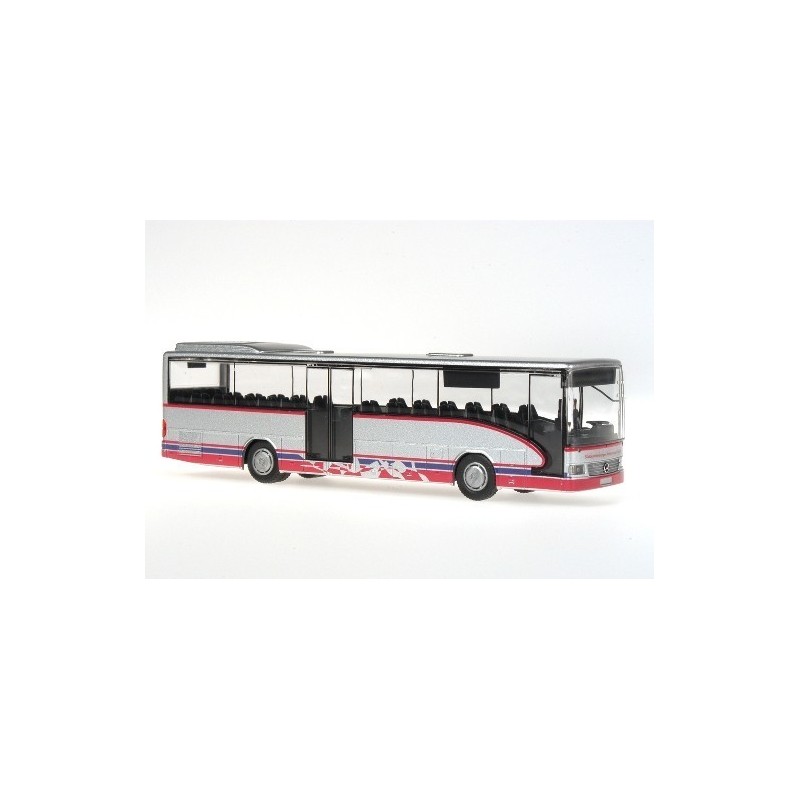 Model redukcyjny autobusu MERCEDES-BENZ Integro, skala 1:87, czerwono-szaro-czerwony z białymi detalami.