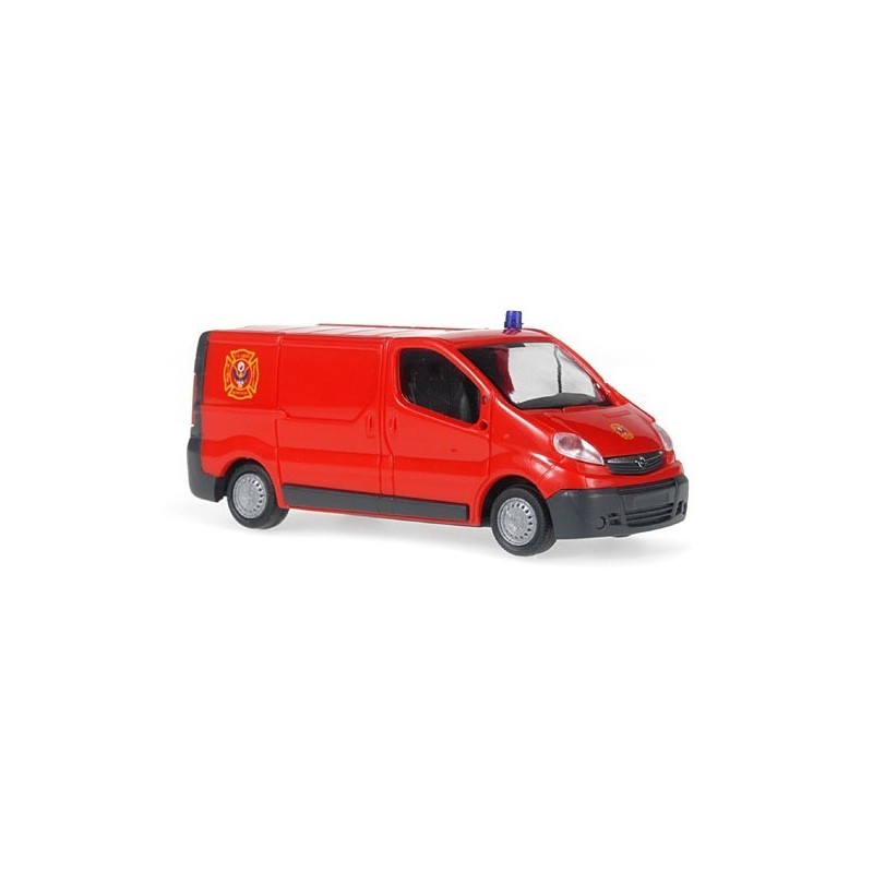 Opel Vivaro 2006, skala 1:87, czerwony samochód strażacki US Army, oznaczenia Heidelberga.