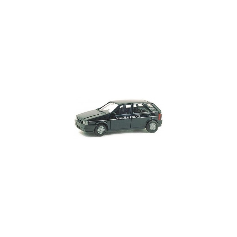 Model FIAT Tipo w skali 1/87, malowanie Guardia di Finanza, szczegółowy.