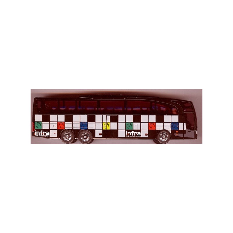 Model redukcyjny autobusu MERCEDES-BENZ Travego M Infra Furth, skala 1:87. Czarny korpus z białymi prostokątami i kolorowymi kwa