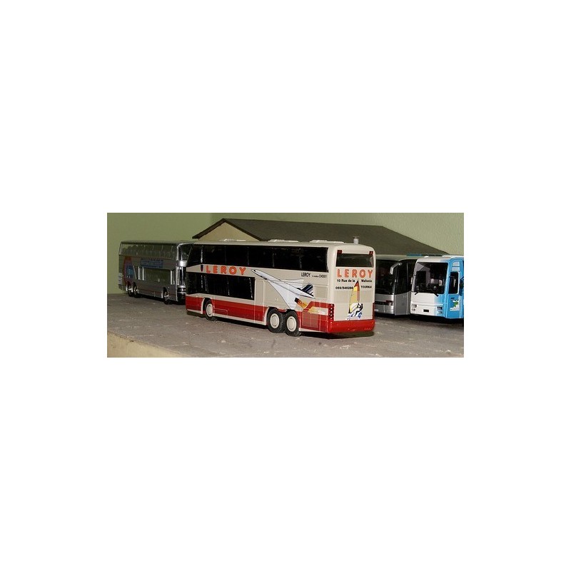 Model NEOPLAN Skyliner Leroy, 1/87, czerwono-biały, detale.