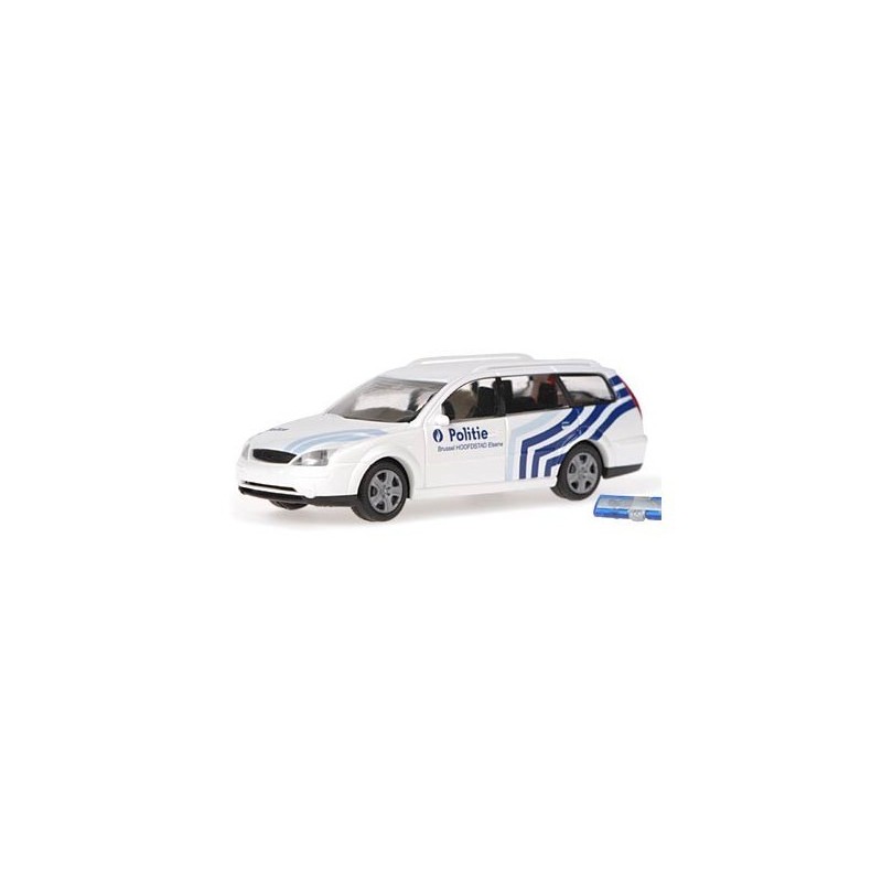 Model redukcyjny FORD Mondeo Turnier Politie Brussel, skala 1:87, biały z niebieskimi pasami policyjnymi.