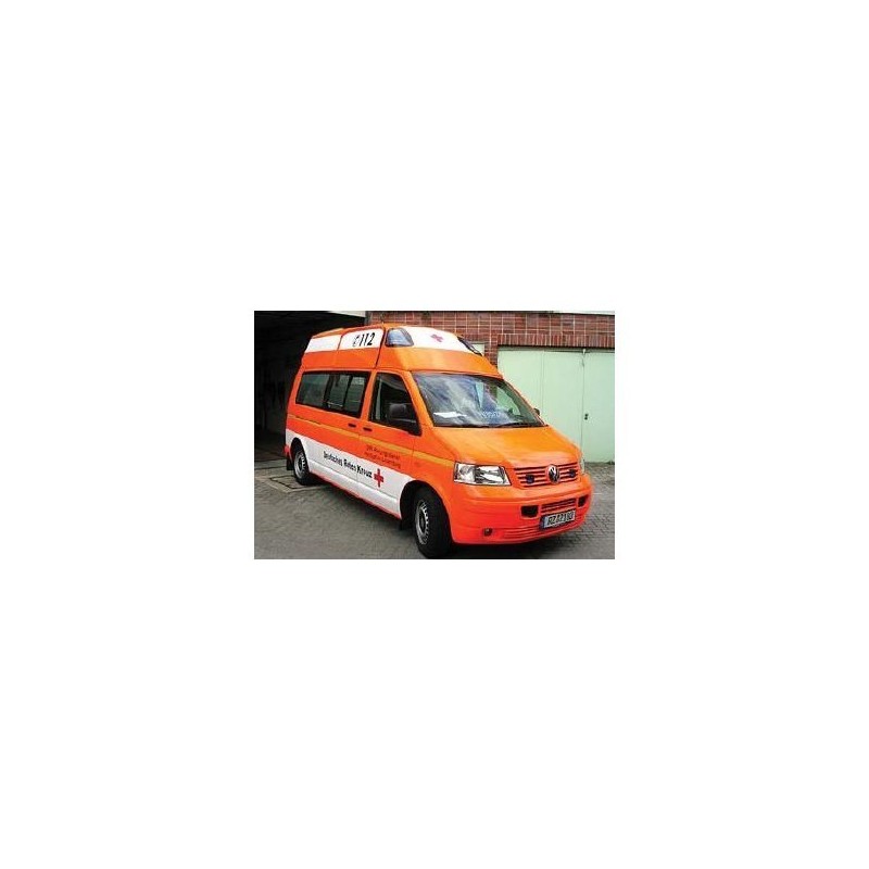 Model redukcyjny VW T5, skala 1:87, Herzogtum Lauenburg. Pomarańczowy ambulans z białymi detalami.
