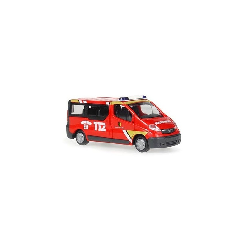 Model redukcyjny Opel Vivaro, skala 1:87, Feuerwehr Gladbeck. Czerwony samochód strażacki z oznaczeniem 112.