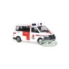Model redukcyjny Volkswagen T5 Transporter Bus, skala 1:87, RO-BUD. Biały ambulans z czerwonymi oznaczeniami, napis Villach.