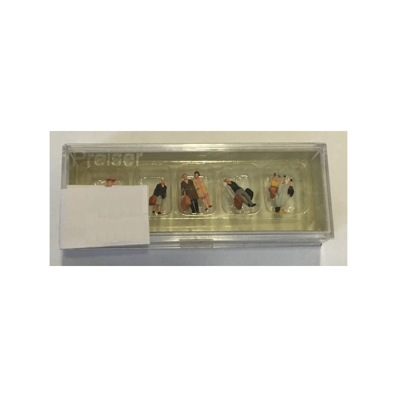 Miniaturowi podróżni, skala 1/160, Preiser. Czterech mężczyzn i kobieta, bagaże, różne stroje.