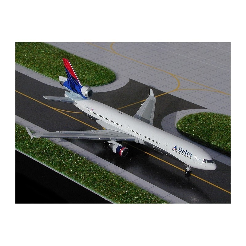 Model redukcyjny McDonnell Douglas MD-11, skala 1:400, GeminiJets. Malowanie Delta, szczegółowy model.