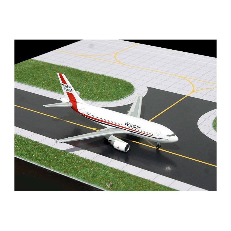 Model samolotu Airbus A310, skala 1:400, GeminiJets. Biały kadłub, malowanie Wardair Canada.