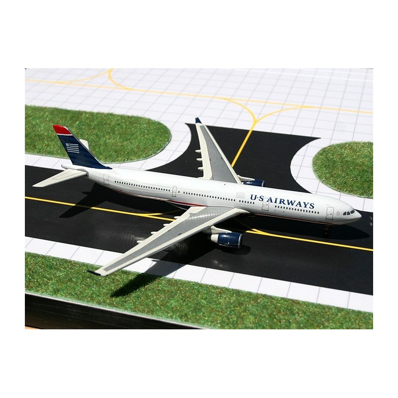Model samolotu Airbus A330-300, skala 1:400, GeminiJets. Malowanie US Airways.