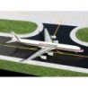 Model samolotu DC-8, skala 1:400, GeminiJets. Malowanie linii lotniczych Emery Worldwide, numer rejestracyjny N792FT.
