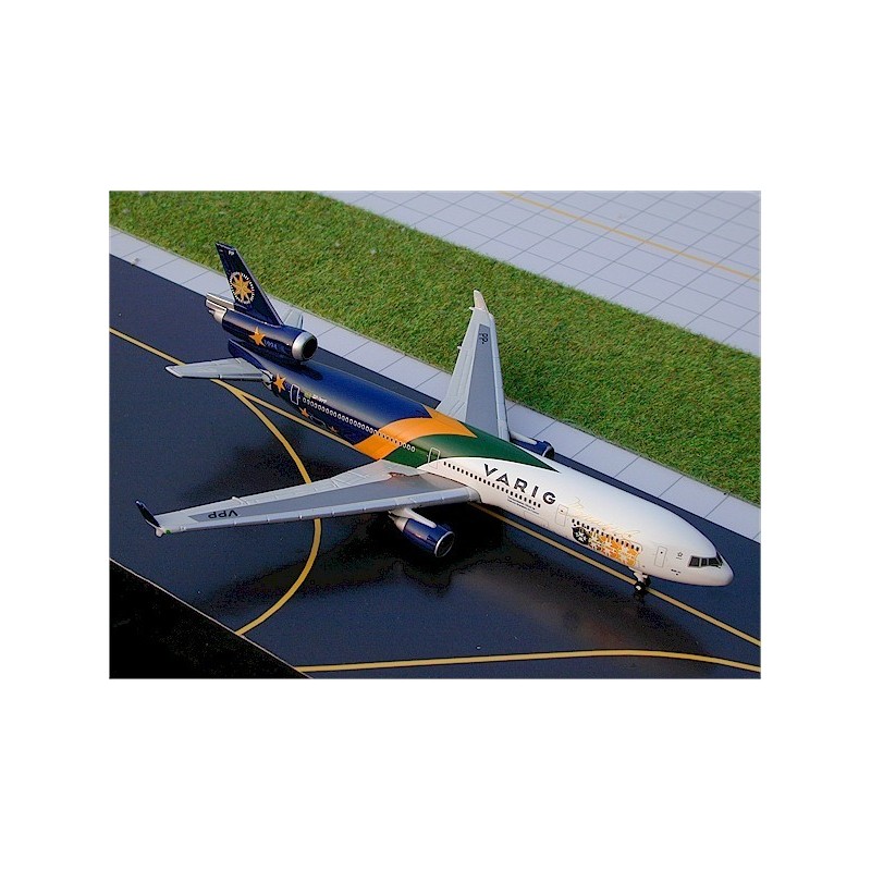 Model redukcyjny McDonnell Douglas MD-11, skala 1:400, GeminiJets. Malowanie VARIG Brasil, numer rejestracyjny PP-VPP.