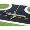 Model samolotu CRJ900, skala 1:400, GeminiJets. Malowanie Northwest Airlines, detale linii i logo.
