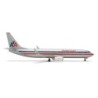 Model redukcyjny Boeing 737-800 American Airlines, skala 1:200, HERPA. Malowanie czerwono-biało-niebieskie.