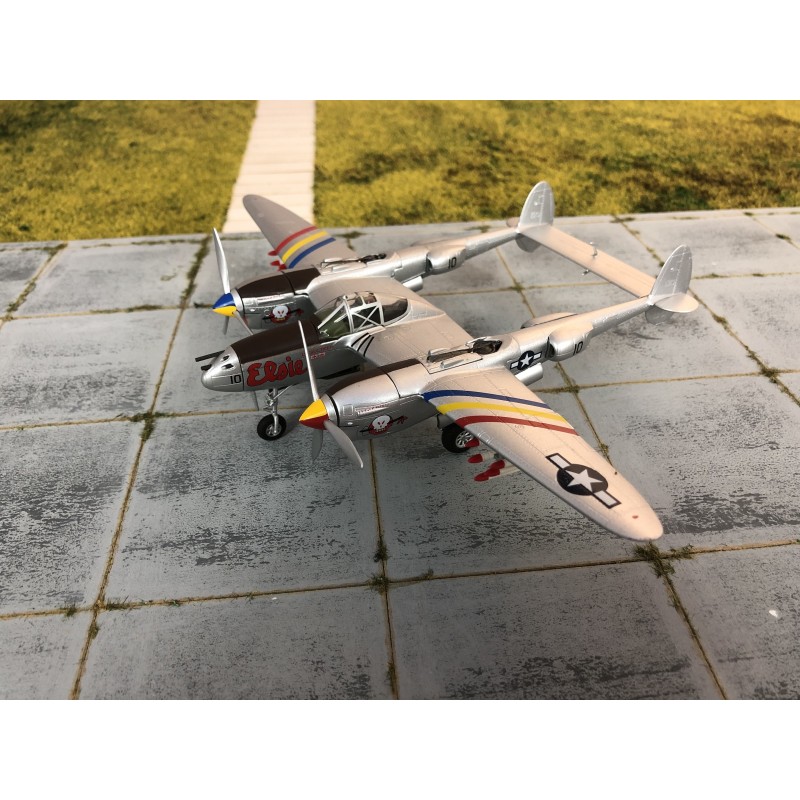 Model P-38 Lightning, skala 1:72, Sky Guardians. Malowanie "Elsie", detale i oznaczenia jednostki.