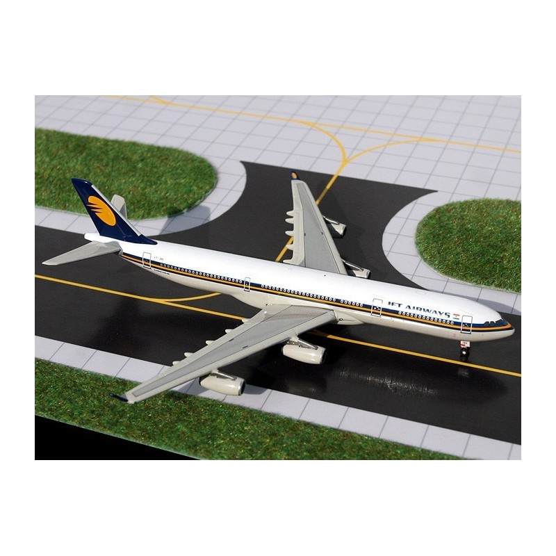 Model samolotu Airbus A340-300, skala 1:400, GeminiJets. Malowanie Jet Airways, detale linii paneli i logo.