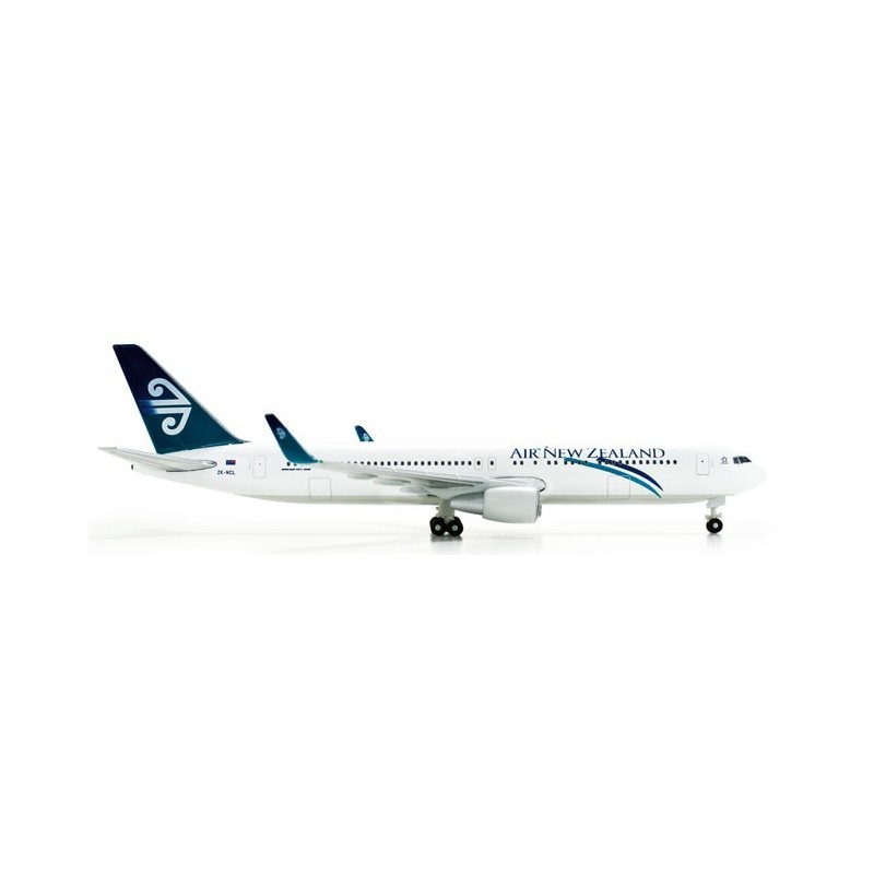Model Boeing 767-300 Air New Zealand, skala 1:200, HERPA. Malowanie linii lotniczych, detalowany kokpit.