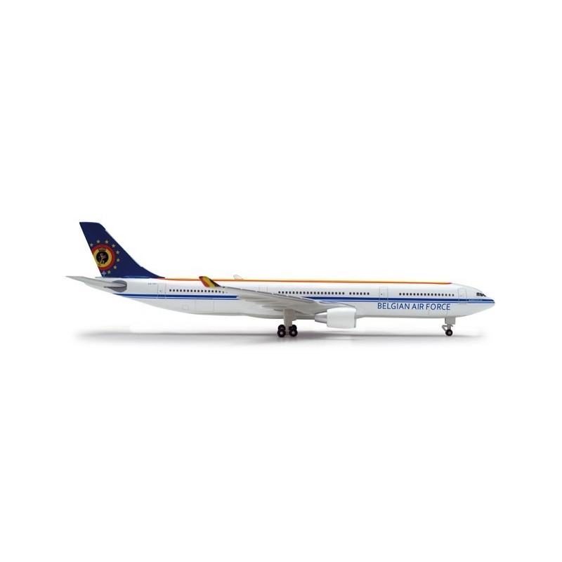 Model redukcyjny Airbus A330-300, skala 1:500, Herpa. Siły Powietrzne Belgii, malowanie biało-niebieskie z logo.