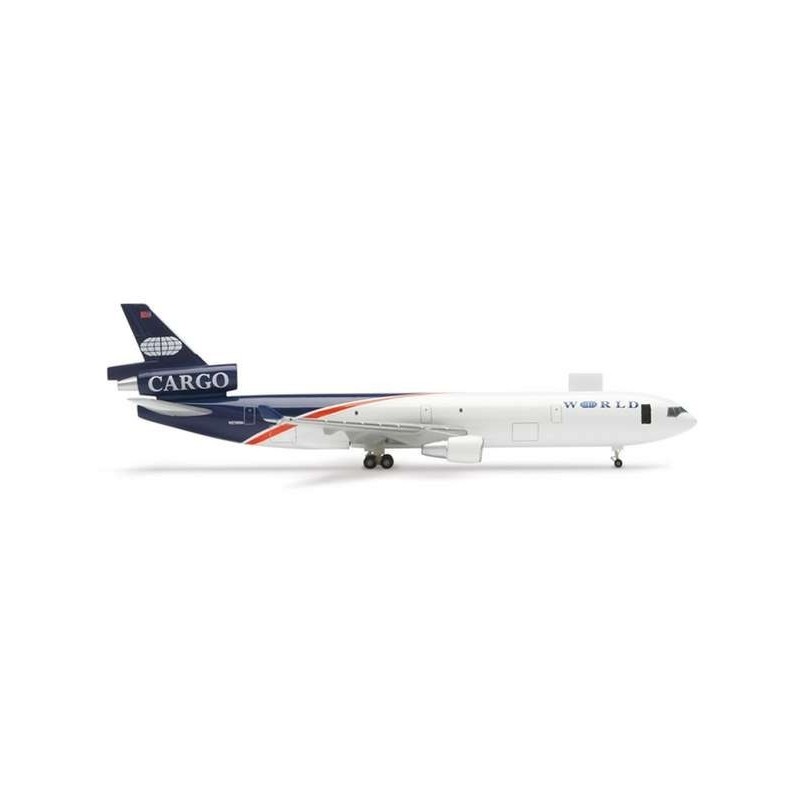 Model redukcyjny MD-11F, skala 1:500, Herpa. Biały kadłub, niebieski ogon z napisem CARGO, malowanie World Airways.