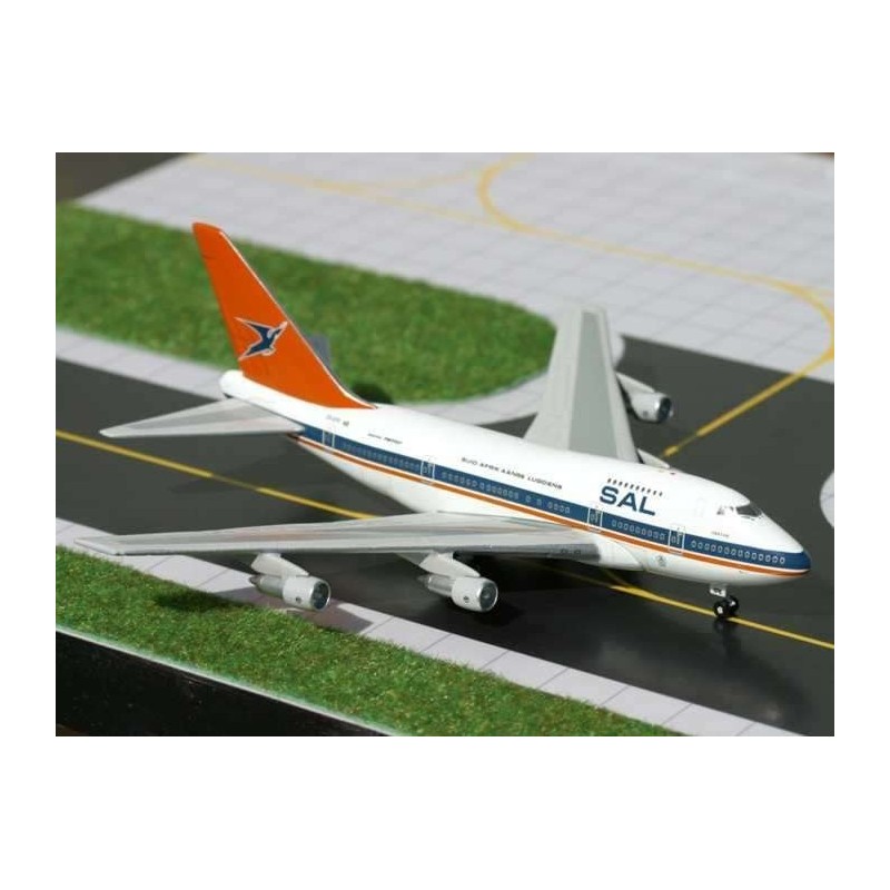 Model redukcyjny Boeing B 747SP-44, skala 1:400, South African Airways 1980, pomarańczowy ogon, oznaczenie ZS-SPE.