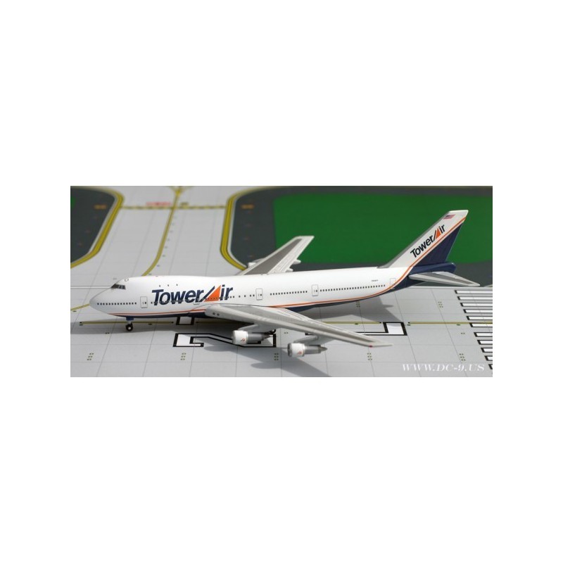 Model redukcyjny Boeing 747-100, skala 1:400, Tower Air, biały kadłub z pomarańczowo-granatowymi akcentami.
